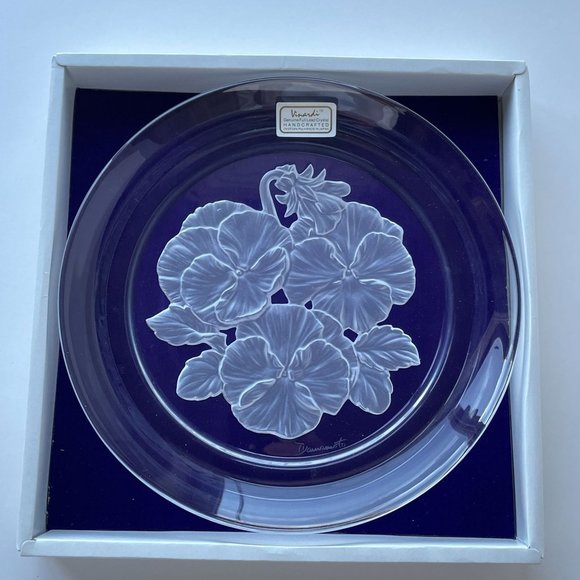 Vinardi Signed by Artist T. Yamamoto Handcrafted Lead Crystal Pansy Flower Plate - Picture 2 of 10
